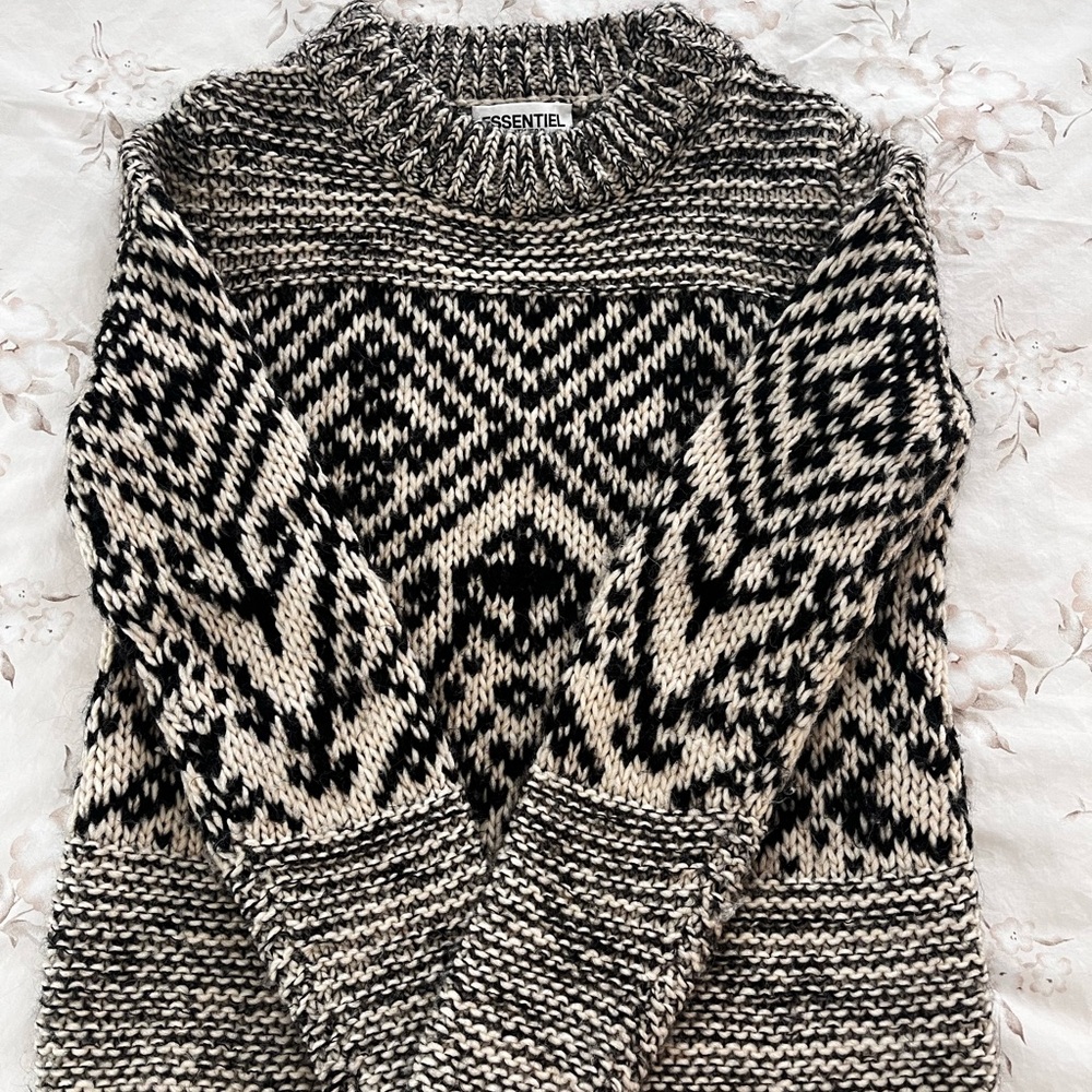 Essentiel Antwerp Classic Crew